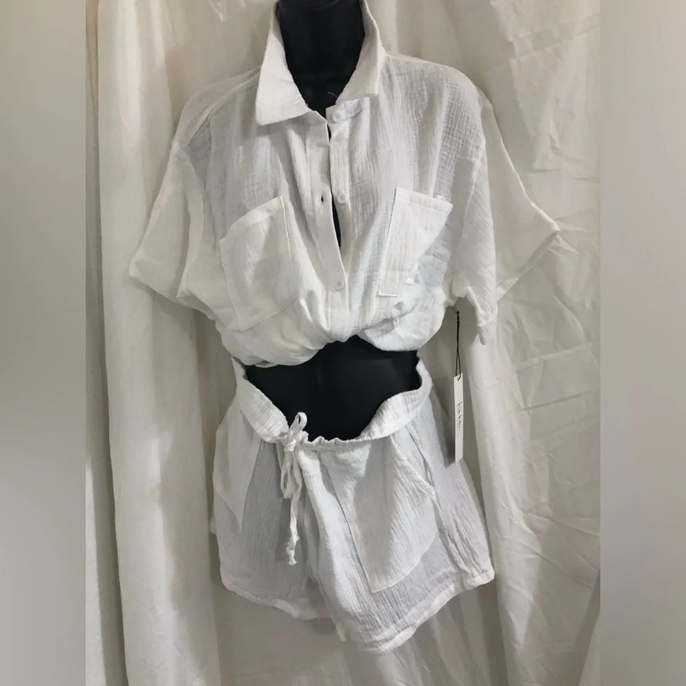 Nicole Miller white gauze button down shirt and drawstring shorts set size Large